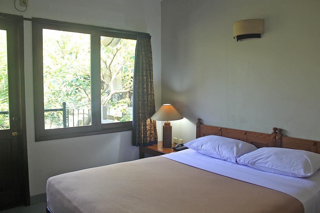 Hotel Winotosastro Garden Yogyakarta Exterior photo